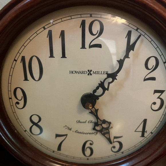 Howard Miller Mantle Clock 177th Edition - Picture 3 of 7